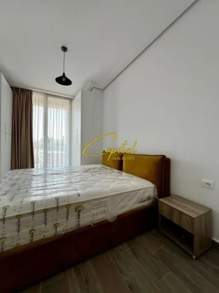 Tirane, jepet me qera apartament 2+1 Kati 3, 100 m² 1.400 € (PAZARI I RI)