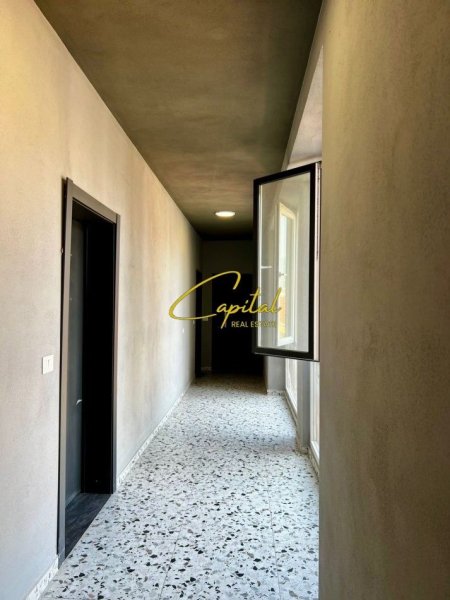 Tirane, jepet me qera apartament 2+1 Kati 3, 100 m² 1.400 € (PAZARI I RI)