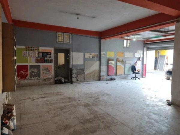 Tirane, jepet me qera magazine Kati 0, 230 m² 2.000 € (astir)