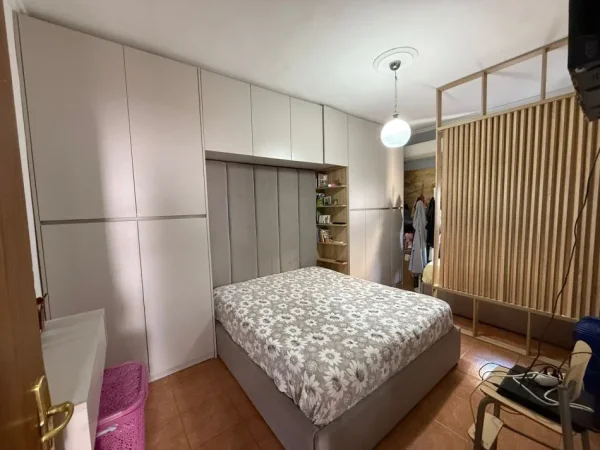 Tirane, shitet apartament 2+1+Ballkon Kati 5, 87 m² 115.000 € (Rruga e Kokonozeve)