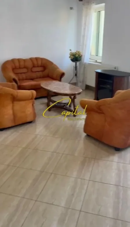 Tirane, jepet me qera apartament 2+1 Kati 3, 110 m² 500 € (5 MAJI)