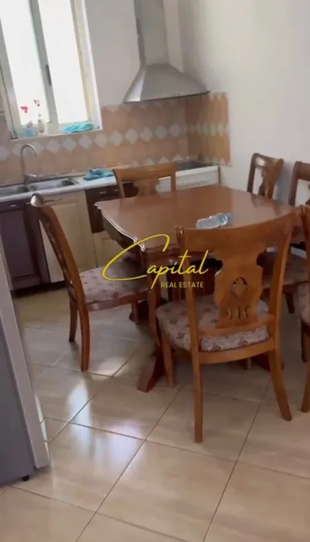 Tirane, jepet me qera apartament 2+1 Kati 3, 110 m² 500 € (5 MAJI)