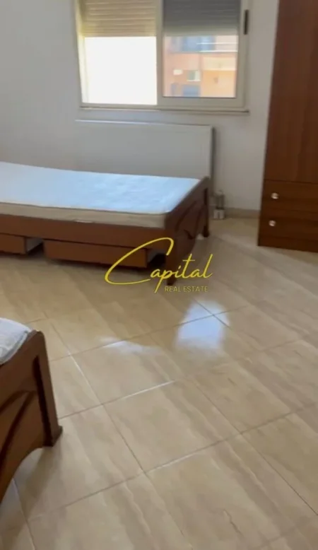 Tirane, jepet me qera apartament 2+1 Kati 3, 110 m² 500 € (5 MAJI)
