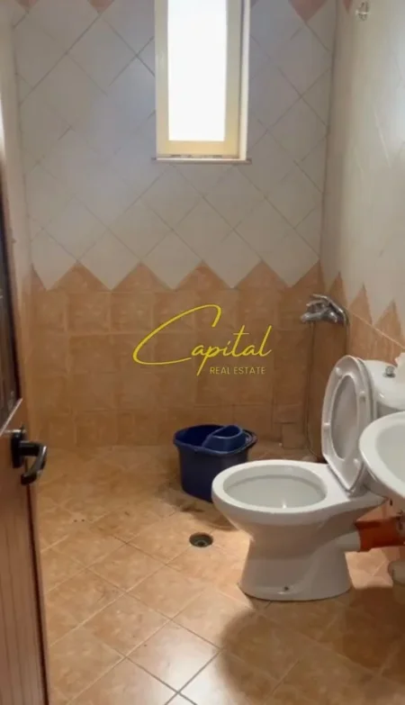 Tirane, jepet me qera apartament 2+1 Kati 3, 110 m² 500 € (5 MAJI)