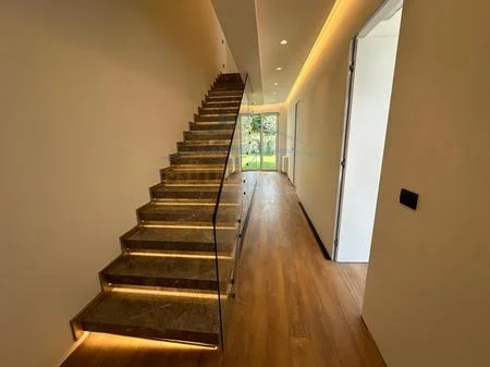 Tirane, shitet Vilë 3-Katshe, Liqeni i Thatë, Vilat Forest