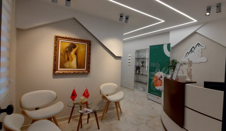 Tirane, jepet me qera ambjent biznesi Kati 0, 70 m² 3.700 € (rruga fortuzi)