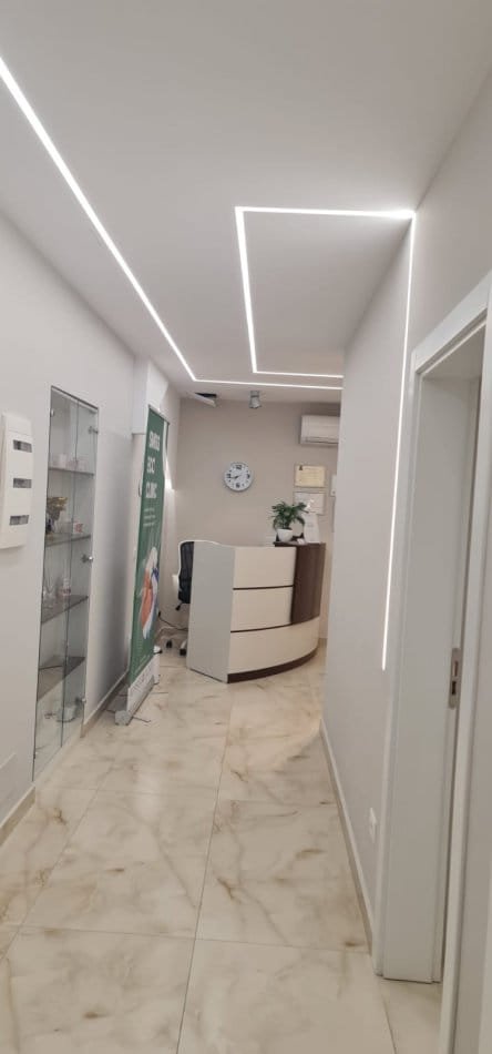 Tirane, jepet me qera ambjent biznesi Kati 0, 70 m² 3.700 € (rruga fortuzi)