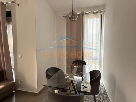 Tirane, jepet me qera apartament 2+1 Kati 3, 123 m² 1.400 € (Rruga e Elbasanit)