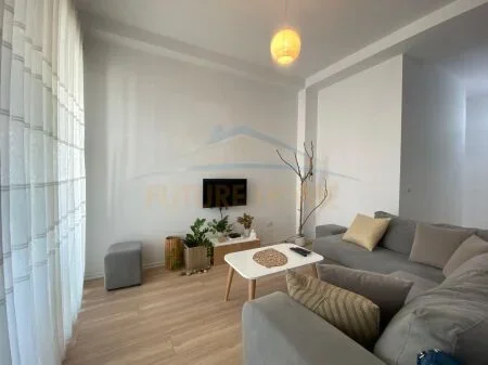 Tirane, jepet me qera apartament 2+1 Kati 5, 90 m² 600 € (Rruga Jordan Misja)