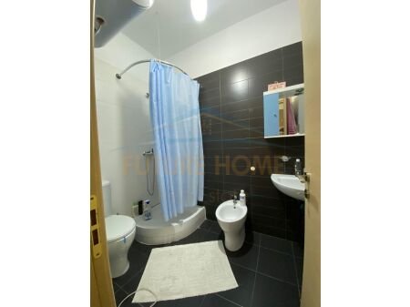 Tirane, jepet me qera apartament 2+1 Kati 2, 85 m² 550 € (Rruga Pjeter Budi)