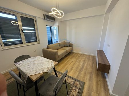 Tirane, jepet me qera apartament 1+1 Kati 4, 55 m² 600 € (Muhamet Gjollesha)