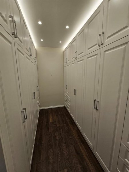 Tirane, jepet me qera Vile 3 Katshe Kati 2, 850 m² 5.000 € (Akacia Hills)