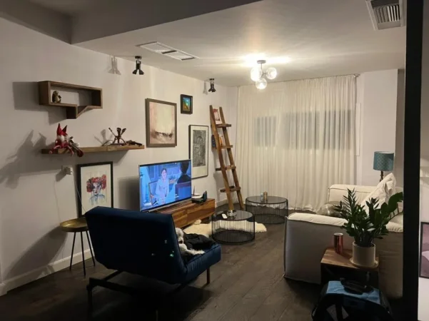 Tirane, jepet me qera Vile 3+1 Kati 1, 360 m² 3.500 € Long Hills