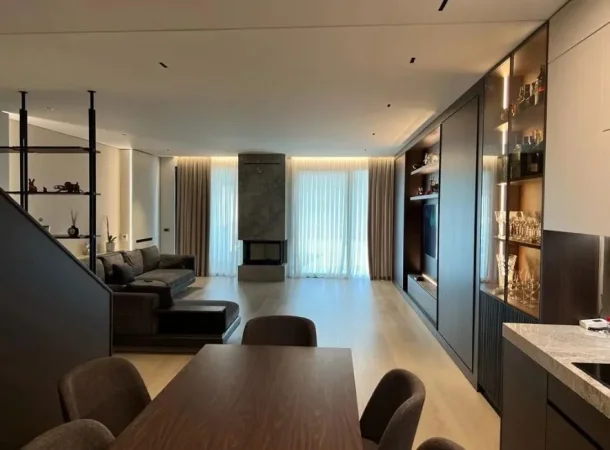 Tirane, shitet apartament duplex 1+1 , 356 m² 850.000 € 