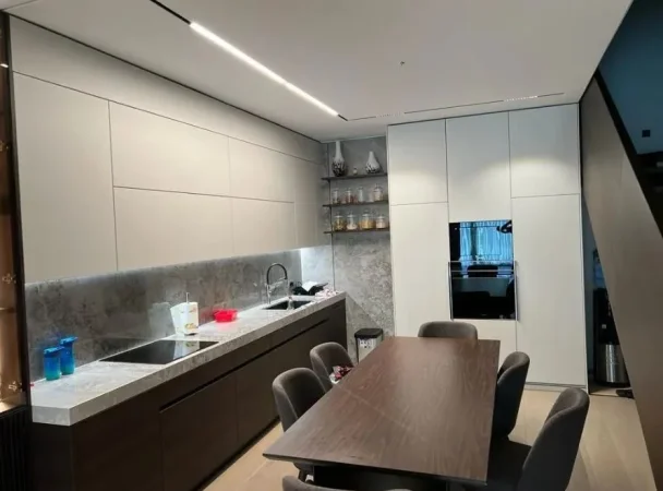 Tirane, shitet apartament duplex 1+1 , 356 m² 850.000 € 