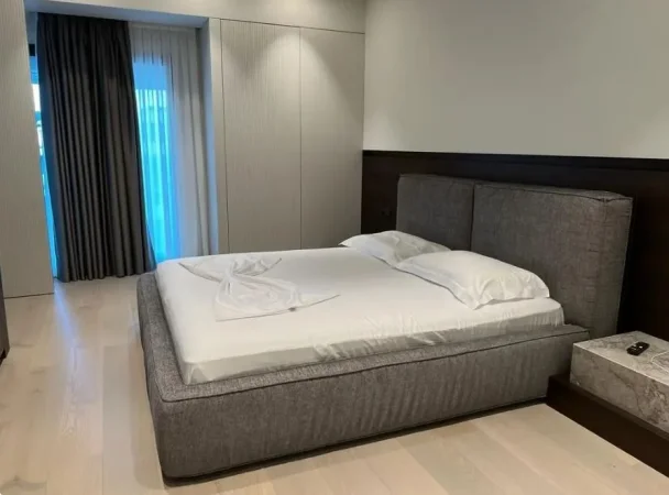 Tirane, shitet apartament duplex 1+1 , 356 m² 850.000 € 