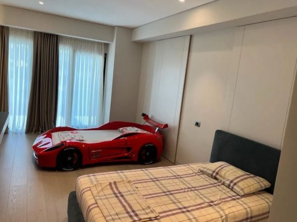 Tirane, shitet apartament duplex 1+1 , 356 m² 850.000 € 