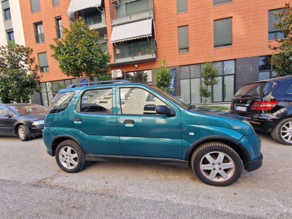 Tirane, shes makine Nafte, jeshile manuale Kondicioner 182 km 2.999 €