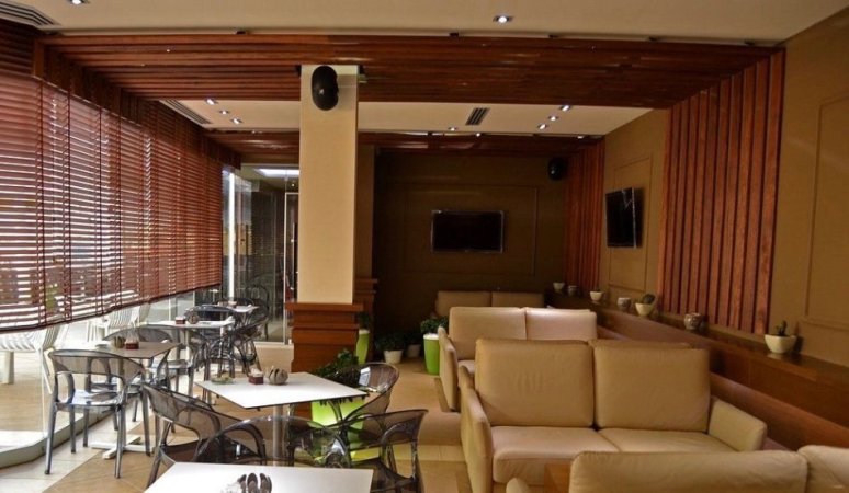 Tirane, jepet me qera ambjent biznesi Kati 3, 1.500 m² 7.500 € (LAPRAKE)