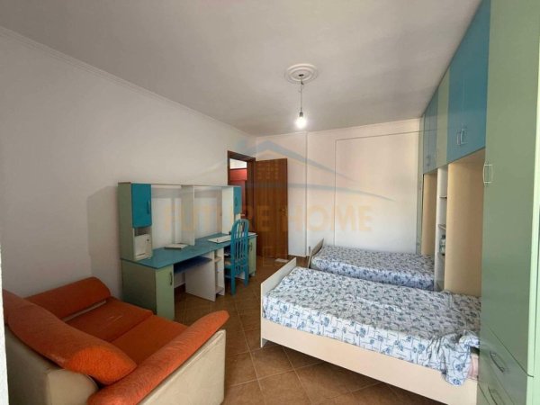 Tirane, shitet apartament 2+1+Ballkon Kati 7, 96 m² 128.000 € (YZBERISHT)