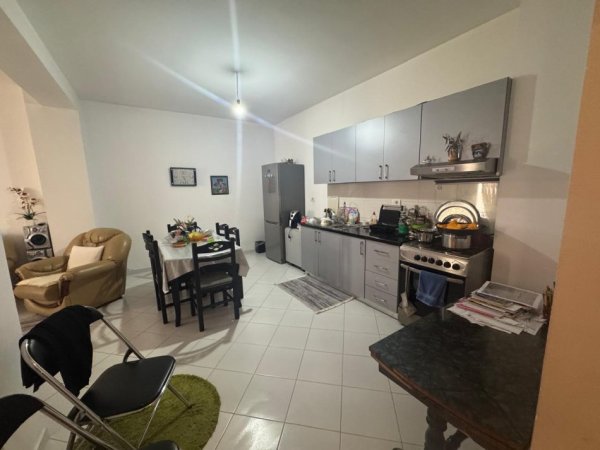 Tirane, shitet apartament 2+1+Ballkon Kati 5, 99 m² 129.000 € (KMY YZBERISHT)