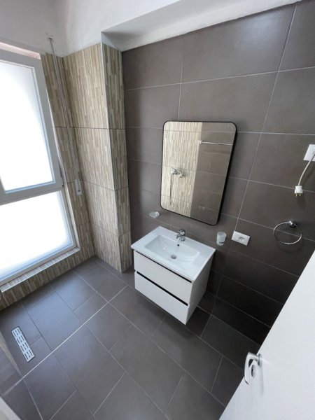 Tirane, jepet me qera apartament 2+1+Ballkon Kati 4, 100 m² 650 € (DON BOSKO)