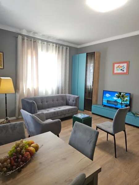 Jepet me qera Tirane apartament 1+1+Ballkon, 60 m2 575€ (Riza Jasa 123/1)