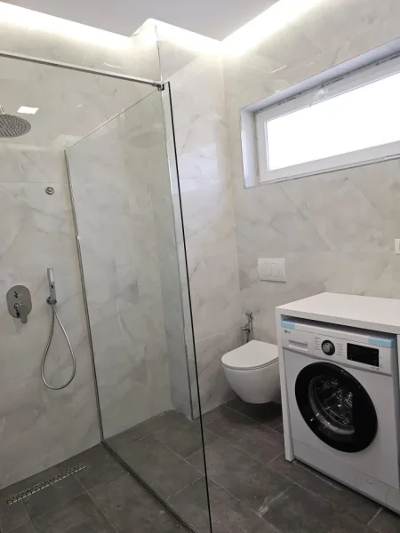 Jepet me qera Tirane apartament 1+1+Ballkon, 60 m2 575€ (Riza Jasa 123/1)