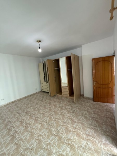 Tirane, shitet apartament 2+1 Kati 3, 120 m² (Rruga Tish Daia)