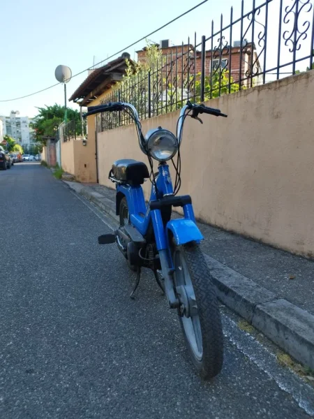 Tirane, shitet Motociklete me pedale Piaggio SI , blu 300 €