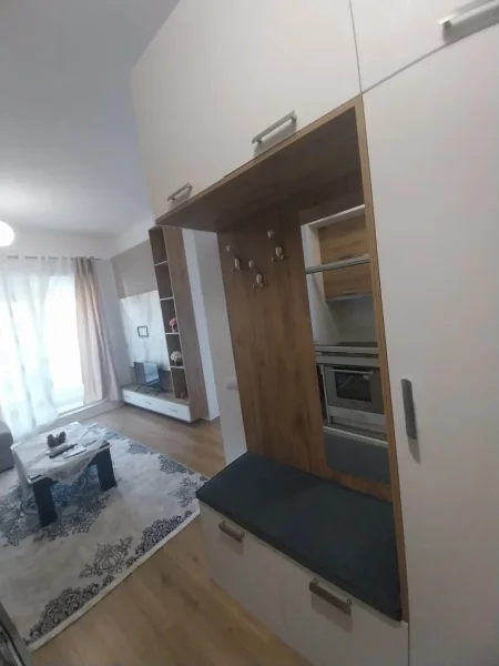 Tirane, jepet me qera apartament 1+1+Ballkon Kati 4, 64 m² 400 € (Kompeksi kaimi)