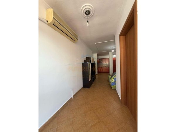 Tirane, shes apartament 2+1 Kati 7, 95 m² 127.000 € (Bulevardin Migjeni, tek Bar Oksigjeni, Yzberisht.)