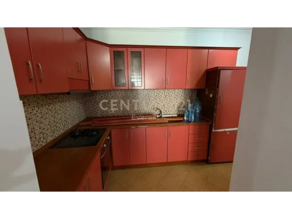 Tirane, shes apartament 2+1 Kati 7, 96 m² 127.000 € (Yzberisht)
