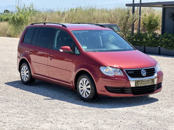 Durres, shitet makine VOLKSWAGEN TOURAN 1.9 Nafte, portokalli manuale Klima 174.000 km