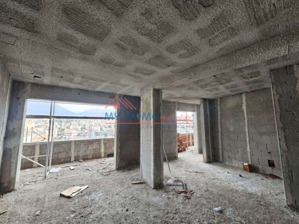 Tirane, shitet apartament 1+1+Ballkon Kati 7, 83 m² 145.000 € (Rruga Ali Visha)