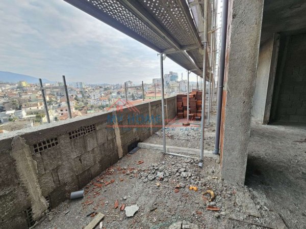 Tirane, shitet apartament 1+1+Ballkon Kati 7, 83 m² 145.000 € (Rruga Ali Visha)
