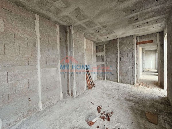 Tirane, shitet apartament 1+1+Ballkon Kati 7, 83 m² 145.000 € (Rruga Ali Visha)