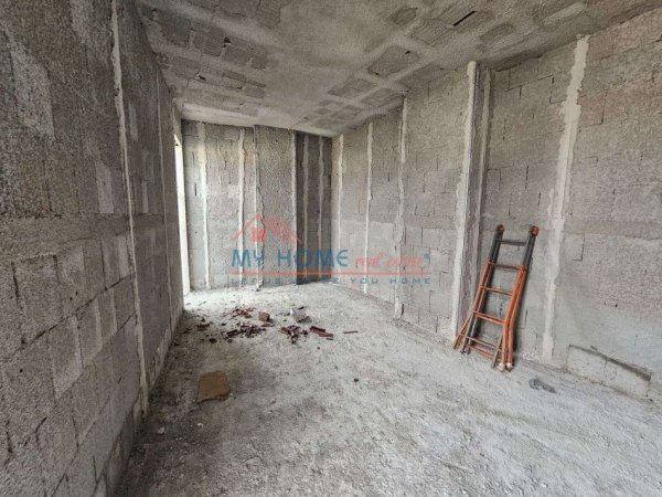 Tirane, shitet apartament 1+1+Ballkon Kati 7, 83 m² 145.000 € (Rruga Ali Visha)