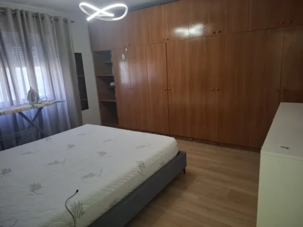 Tirane, jepet me qera apartament 1+1 Kati 4, 1 m² 550 € (Rruga Viktor Eftimiu)
