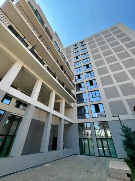 Tirane, jepet me qera apartament 2+1 Kati 3, 100 m² (Rruga Riza Cerova, Tirane)