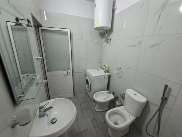 Tirane, jepet me qera apartament 1+1+Aneks+Ballkon Kati 1, 50 m² 350 € (Rruga Jordan Misja)