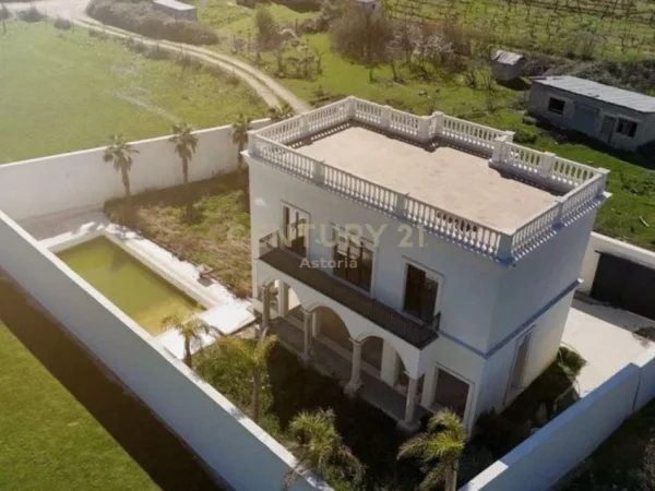 Tirane, shes Vile 3+1 Kati 2, 811 m² 800.000 € (MJULL BATHORE)