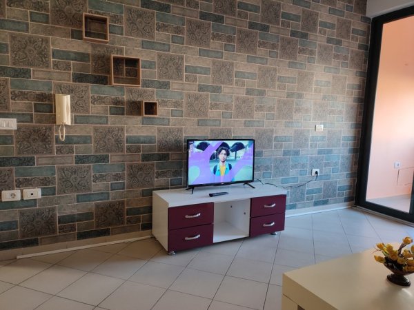 Tirane, jepet me qera apartament 1+1+Ballkon Kati 4, 68 m² 46.000 leke (shyqyri ishmi)
