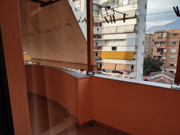 Tirane, jepet me qera apartament 1+1+Ballkon Kati 4, 68 m² 46.000 leke (shyqyri ishmi)