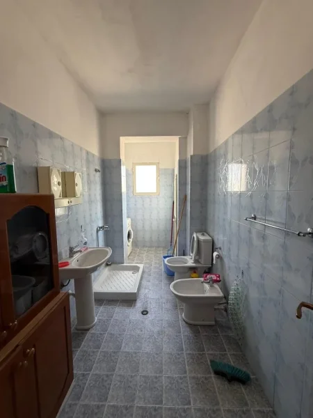 Vlore, shitet apartament 2+1+Ballkon , 150.000 € (Albano e Romina)