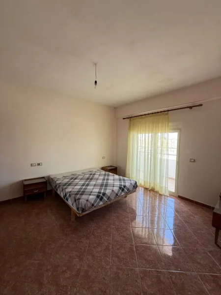 Vlore, shitet apartament 2+1+Ballkon , 150.000 € (Albano e Romina)