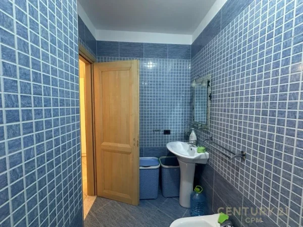 Tirane, shes 2+1 Kati 4, 70 m² 140.000 € (Ali Demi)