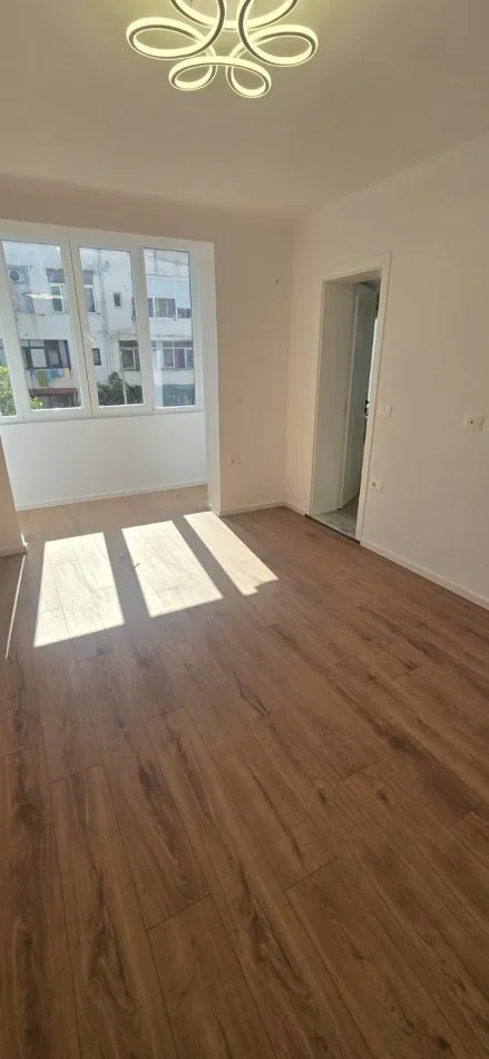 Tirane, shitet apartament 1+1 Kati 3, 42 m² 135.000 € (myslym shyri)