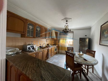 Tirane, shitet apartament 3+1 Kati 5, 155 m² 16.000.000 € 