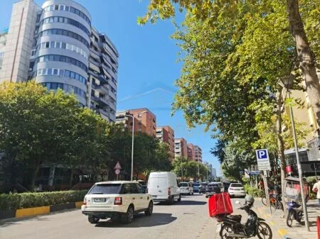 Tirane, shitet apartament 3+1 Kati 6, 138 m² 25.530.000 € 